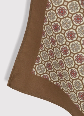 Brązowa poszetka w stylu retro 