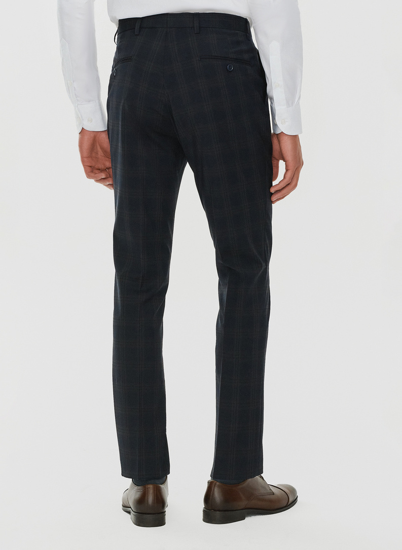 Męskie spodnie garniturowe w odcieniu granatowym