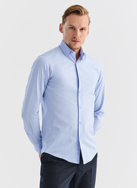 Gładka elegancka koszula męska w kolorze błękitnym