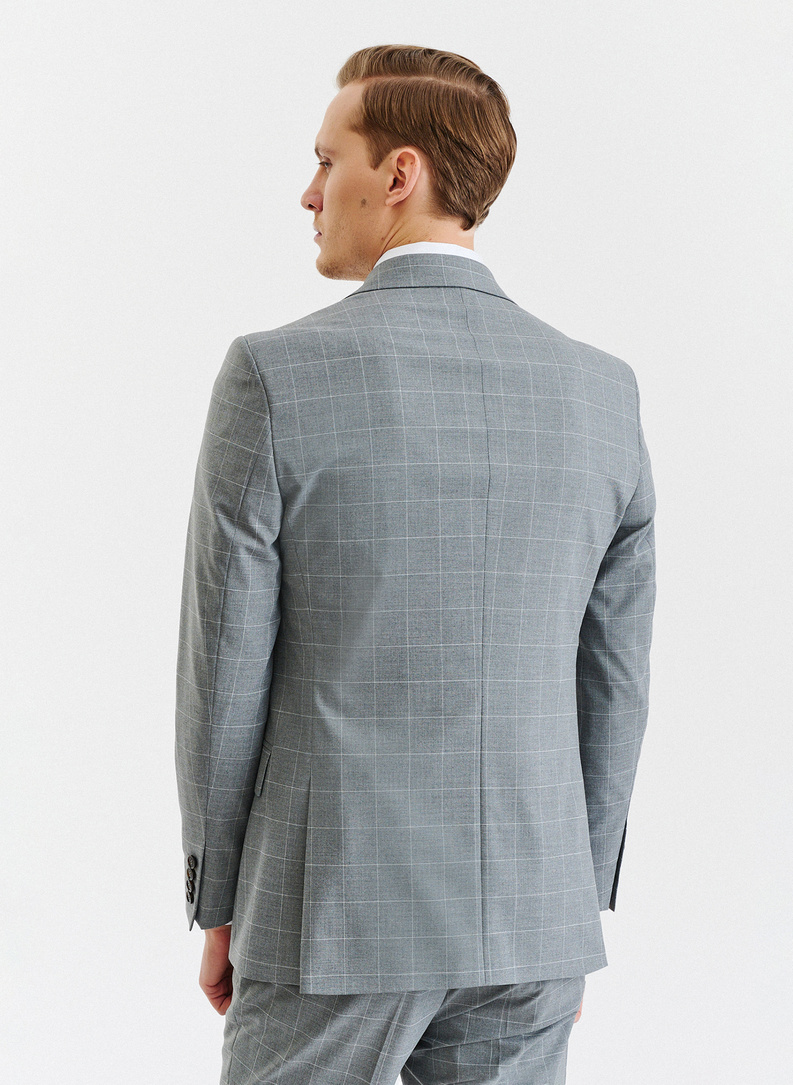 Szary garnitur męski z wełny