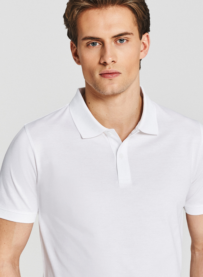 Biały t-shirt polo z bawełny