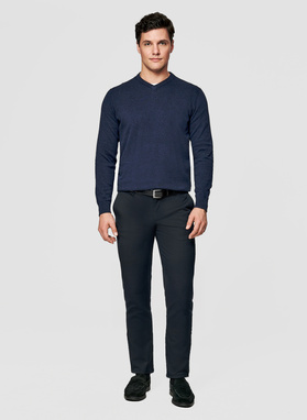 Granatowy sweter męski z dekoltem w serek 