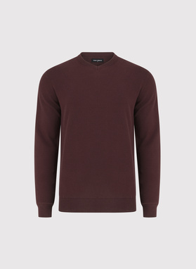 Brązowy sweter męski w serek