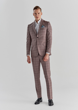 Wełniany różowy garnitur w kratę