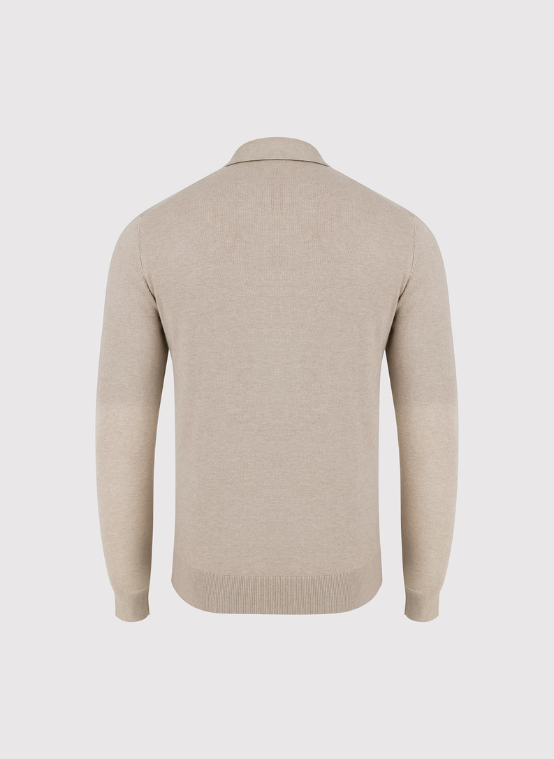 Beżowy sweter z kołnierzykiem polo