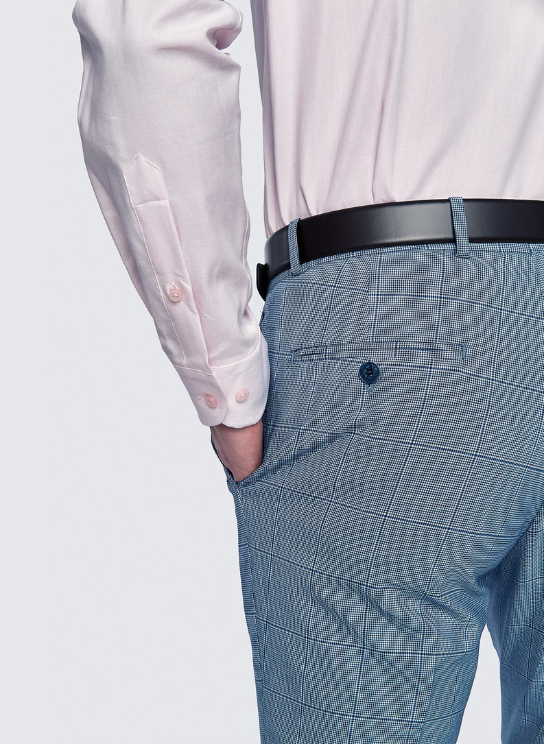 Niebieski garnitur męski w kratkę