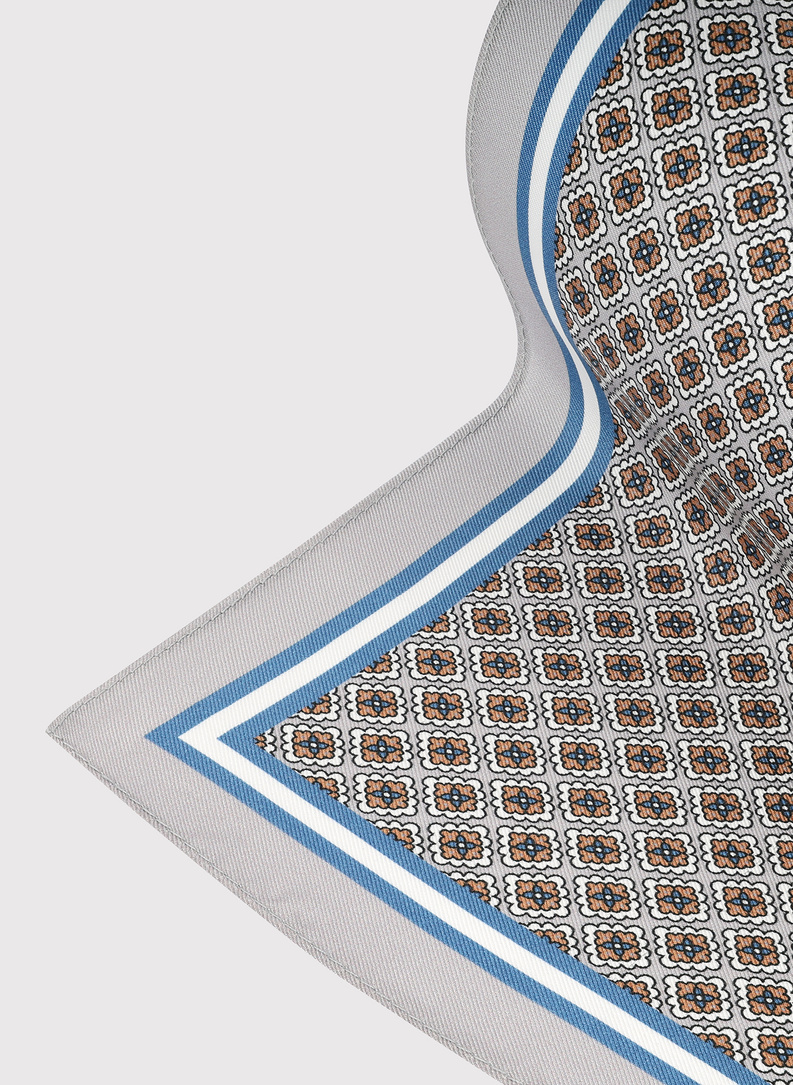 Szary zestaw w mikrowzór