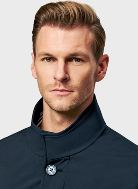 Wiosenny płaszcz męski w kolorze granatowym