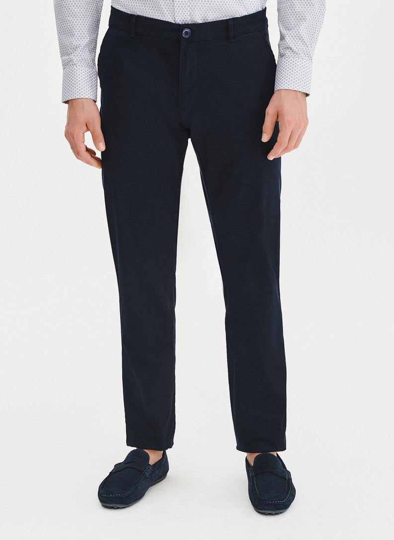 Granatowe spodnie chino