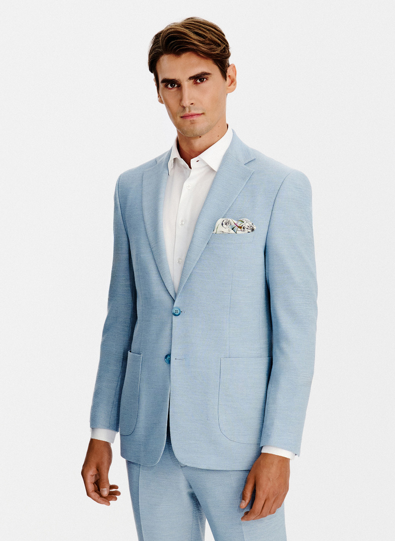 Niebieski garnitur męski