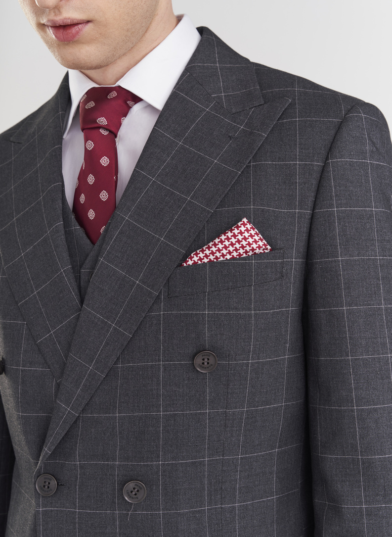 Dwuczęściowy szary dwurzędowy garnitur