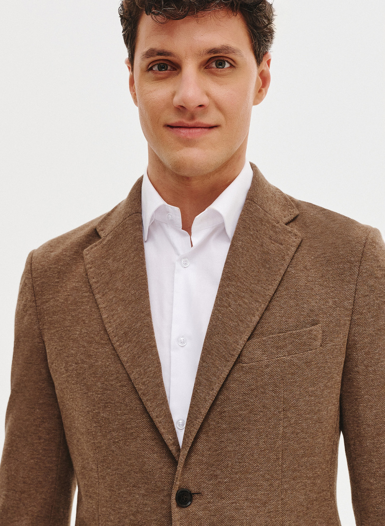 Brązowa marynarka z dzianiny