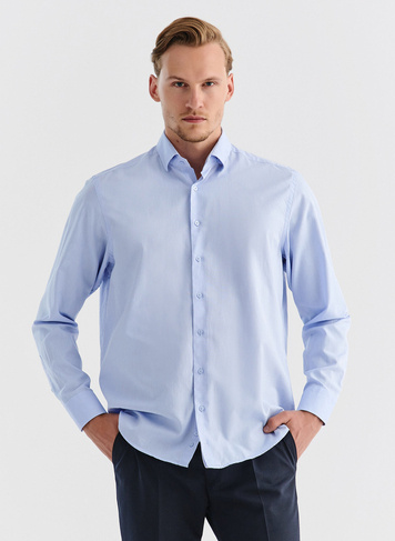 Elegancka błękitna koszula męska