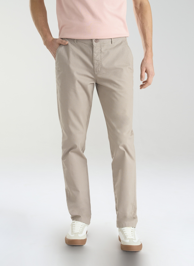 Męskie spodnie w kolorze beżowym