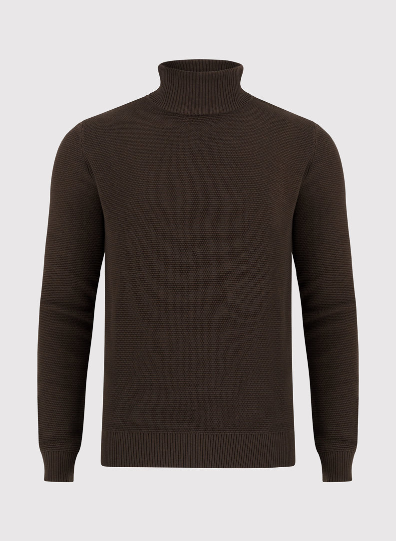 Sweter z golfem w kolorze brązowym